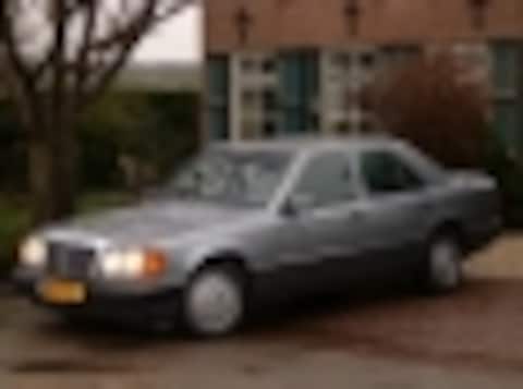 Mercedes-Benz 300 D (1992)