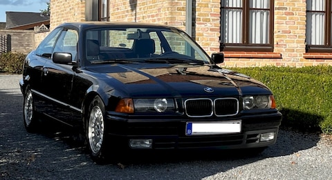 BMW 318iS Coupé