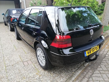Volkswagen Golf 2.3 V5 Highline (2000)