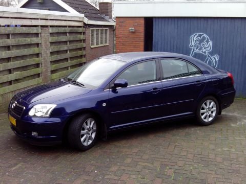 Toyota Avensis 1.8 16v VVT-i Linea Luna