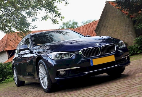 BMW 320i xDrive Touring