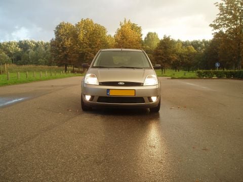 Ford Fiesta 1.4 16V Trend (2003)