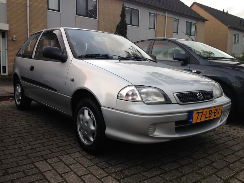 Suzuki Swift 1.3 Summum (2002)