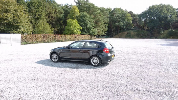 BMW 118i EfficientDynamics Edition Business Line Ed. (2011)
