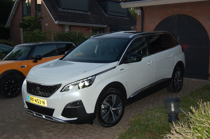 Peugeot 5008 GT-line 1.6 e-THP (2017)