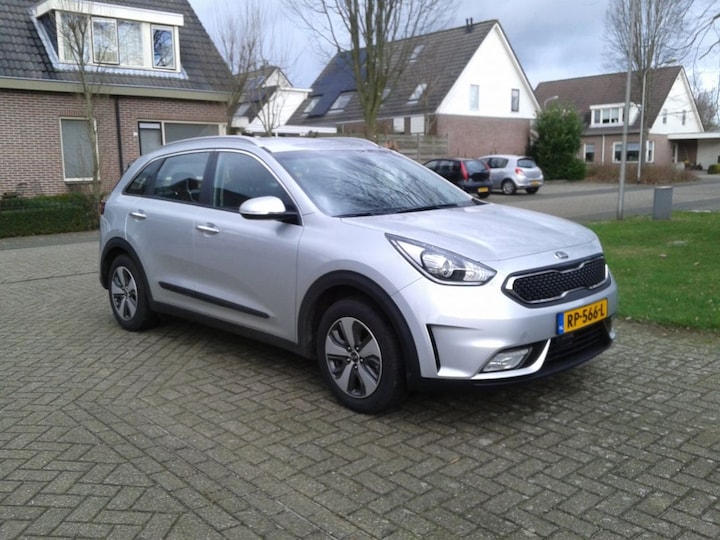 Kia Niro 1.6 GDi Hybrid Connect Edition (2018)
