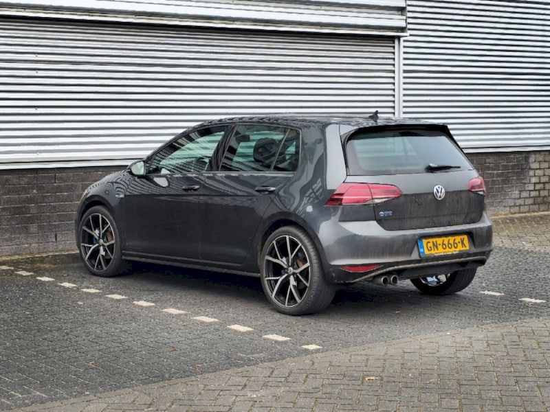 Volkswagen Golf 1.4 TSI GTE (2015)