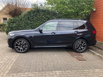 BMW X7 xDrive40i (2020)