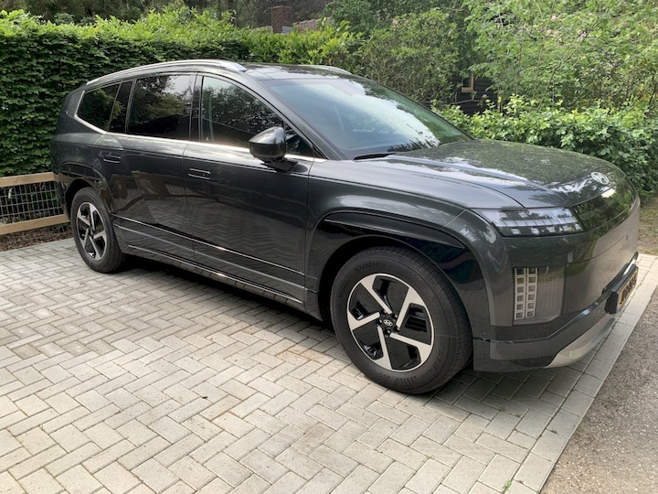 Hyundai Ioniq 9 110.3kWh RWD Connect+ (2025)