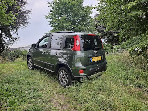 Fiat Panda TwinAir Turbo 85 4x4 Climbing