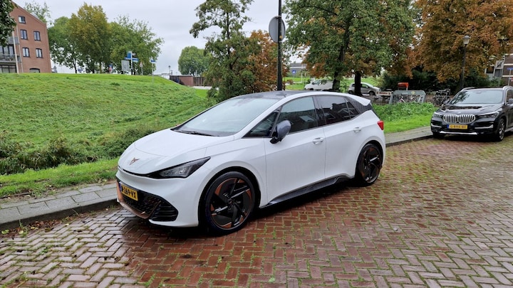 Cupra Born 58kWh 150kW Copper Edition (2021)
