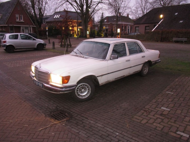 Mercedes-Benz 280 S (1974)