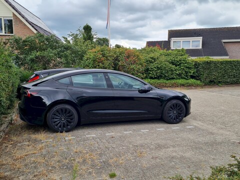 Tesla Model 3 Long Range RWD (2025)