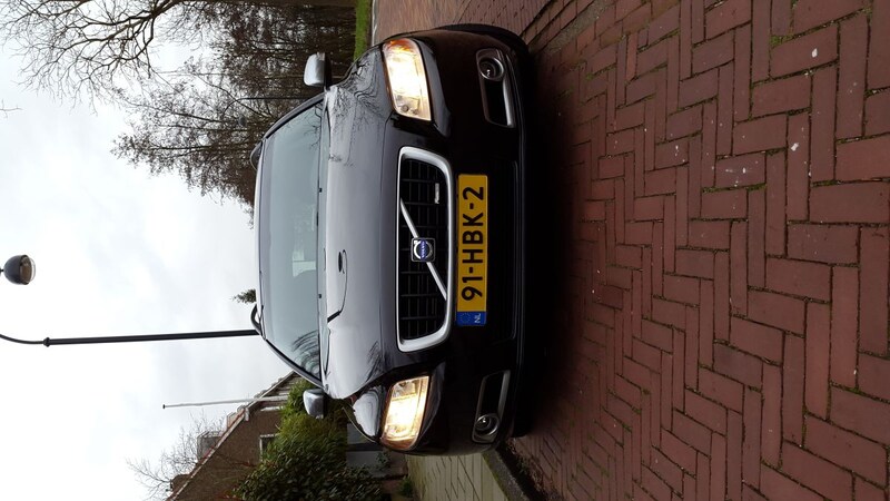 Volvo V70 2.5T Momentum (2008)