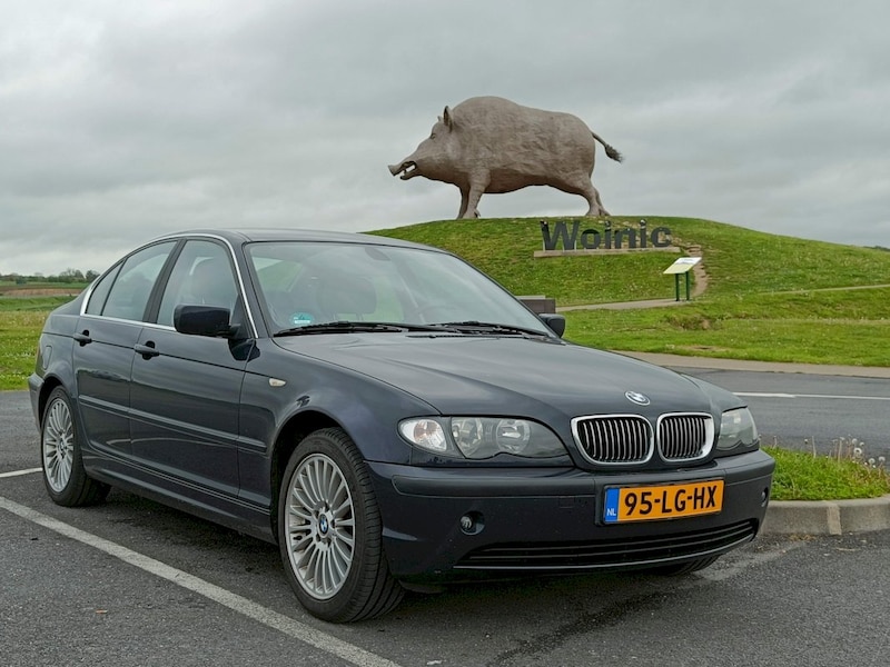 BMW 320i (2002)