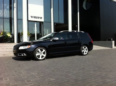 Volvo V70 2.0T R-Design (2011)
