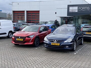 Peugeot 607 2.7-24V V6 HDiF Executive (2005)