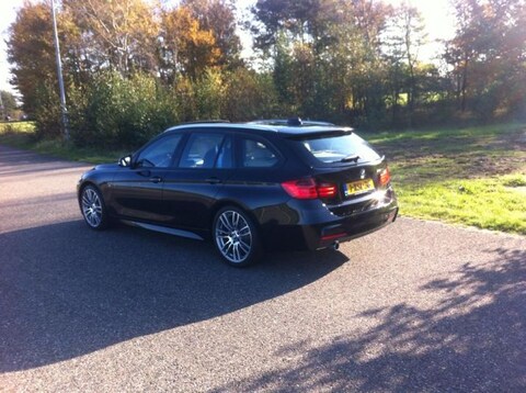 BMW 320i Touring Executive