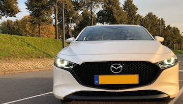 Mazda 3 SkyActiv-X 2.0 180 Luxury (2019)