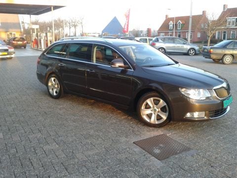 Skoda Superb Combi 1.6 TDI Greenline Ambition Businessli (2011)