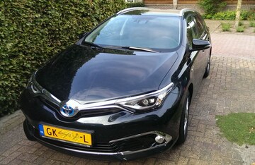 Toyota Auris Touring Sports 1.8 Hybrid Lease Pro (2015)