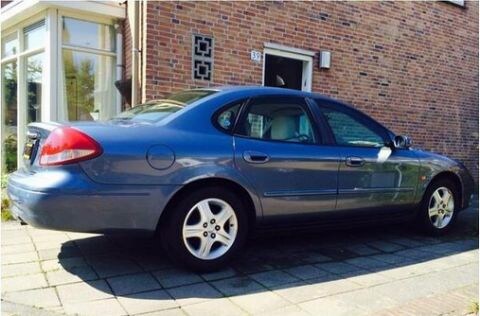 Ford Taurus (2002)