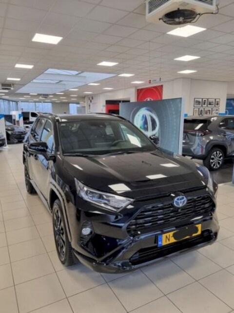 Toyota RAV4 2.5 Hybrid 2WD Black Edition