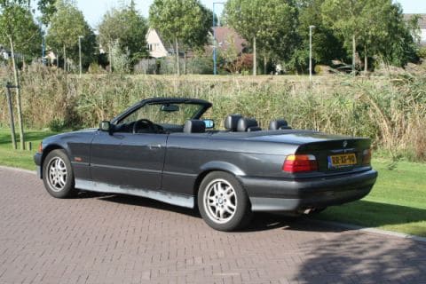 BMW 325i Cabrio (1994)