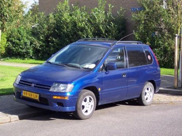 Mitsubishi Space Runner 2.0 GLXi