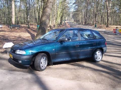 Opel Astra 1.8i-16V GLS (1995)