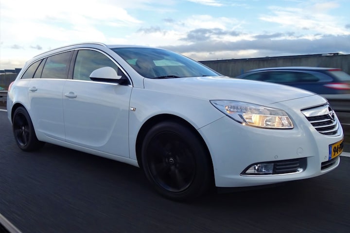 Opel Insignia Sports Tourer 1.6 Turbo Sport (2011)
