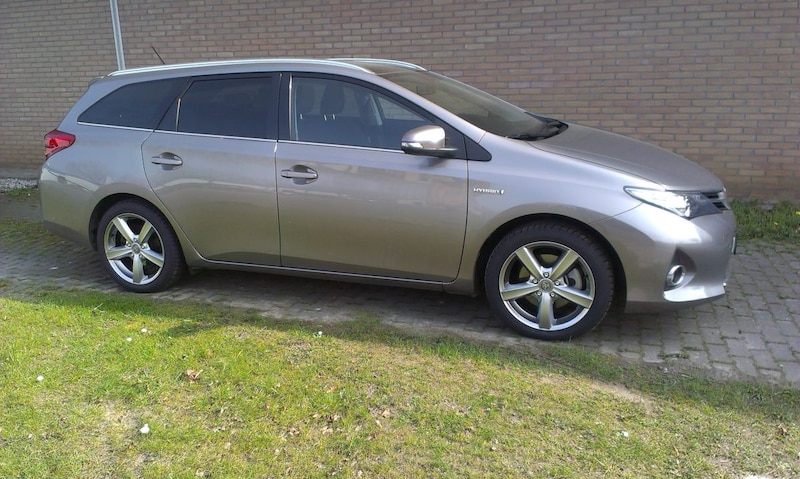 Toyota Auris Touring Sports 1.8 Hybrid Lease (2013)