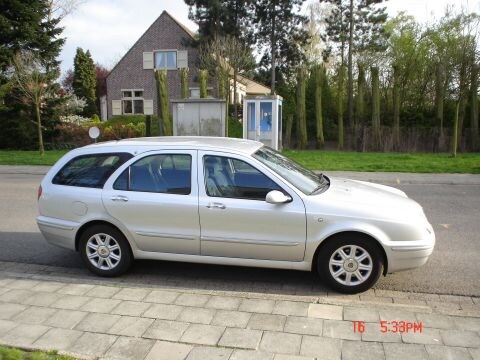 Lancia Lybra SW 1.9 JTD LX (2000)