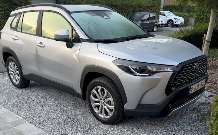 Toyota Corolla Cross 2.0 Hybrid Dynamic (2024)