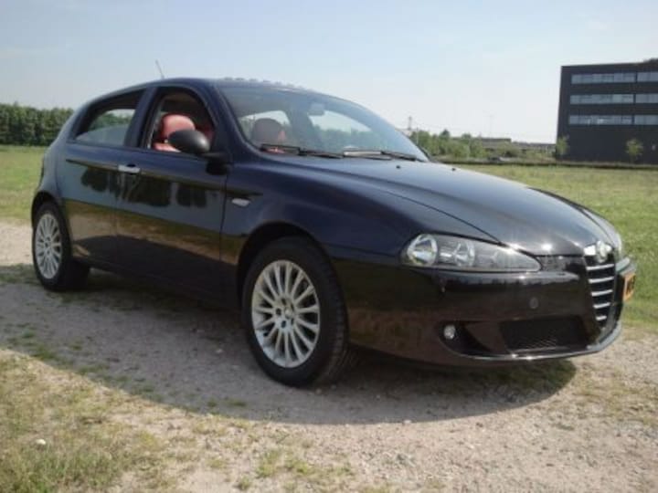 Alfa Romeo 147 1.6 T.Spark 16V Collezione (2006)