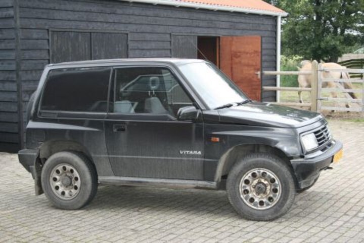 Suzuki Vitara Metal Top JLX