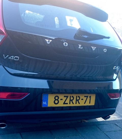 Volvo V40 D4 Business Momentum (2014)