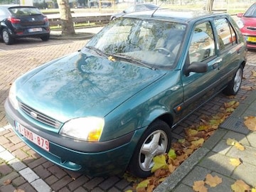 Ford Fiesta 1.3i Century (2000)