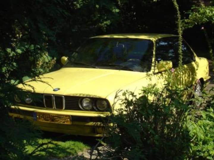 BMW 318i (1989)