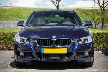 BMW 320i Touring High Executive (2014)