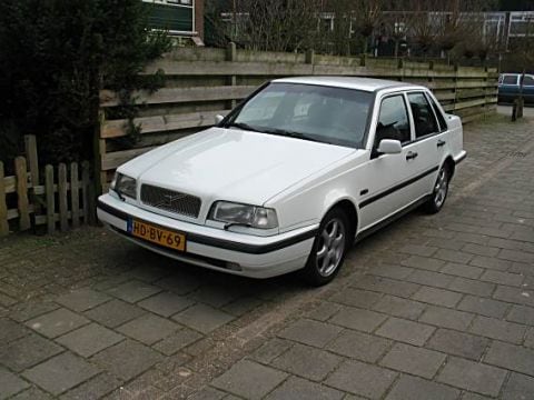Volvo 460 GLE 2.0i (1993)