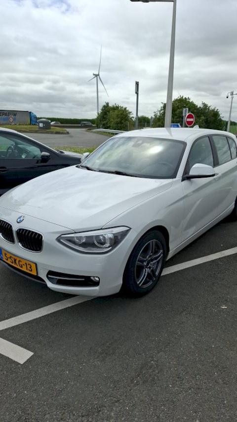 BMW 118i High Executive (2013)