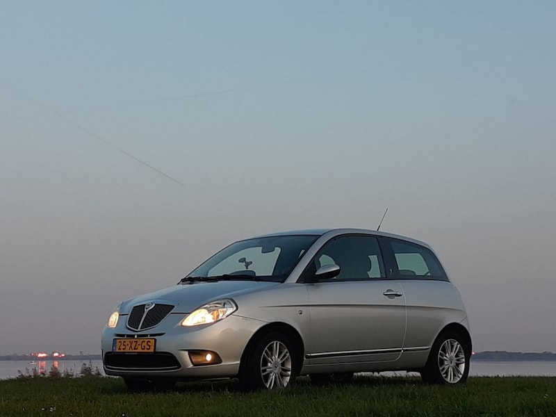 Lancia Ypsilon 1.4 8v Oro (2007)