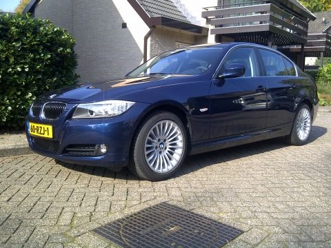 BMW 318i Corporate Lease Luxury Line (2011)