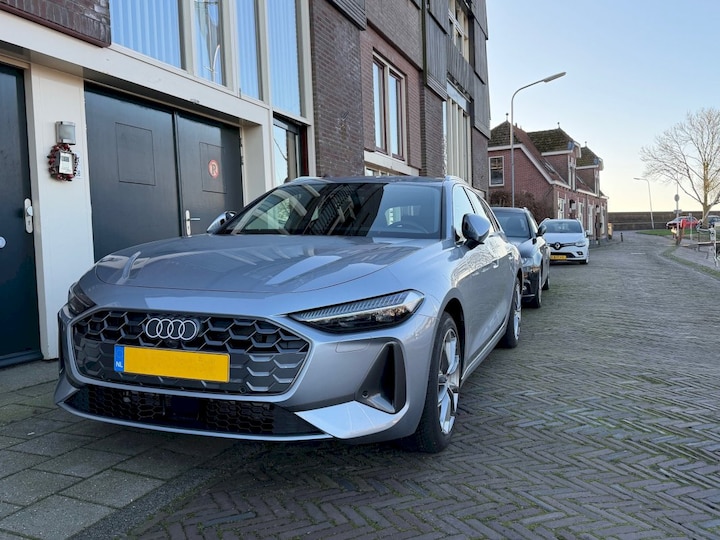 Audi A5 Avant e-hybrid quattro 220kW Advanced edition (2025)