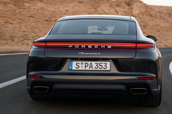 Porsche Panamera 2023