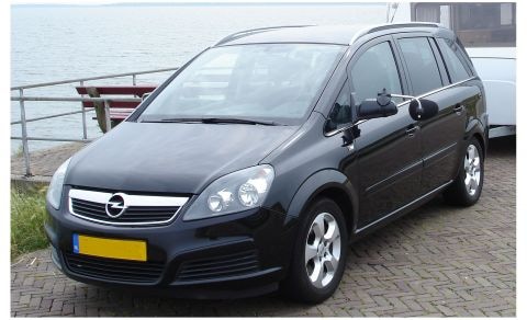 Opel Zafira 2.2 Enjoy (2005)