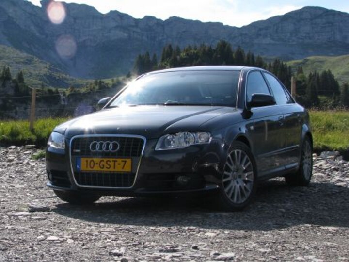Audi A4 2.0 TDI 140pk quattro Pro Line
