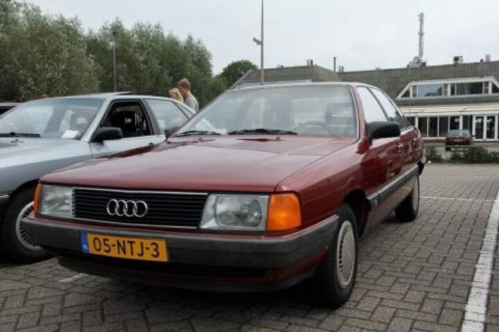 Audi 100 2.0 E