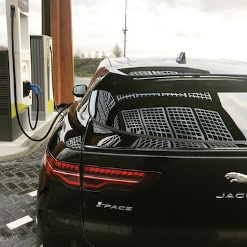 Jaguar I-Pace EV400 First Edition (2018)